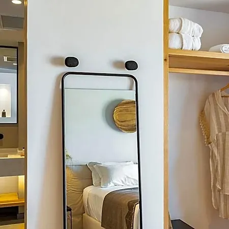 Lemon Santorini Aparthotel 4*