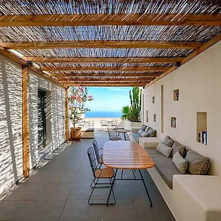 Lemon Santorini Aparthotel 4*