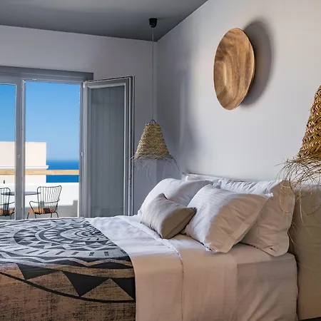 Ξενοδοχείο με διαμερίσματα Lemon Santorini 4*