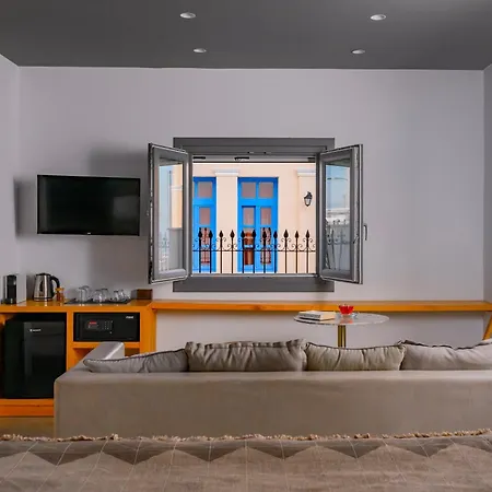 Ξενοδοχείο με διαμερίσματα Lemon Santorini 4*