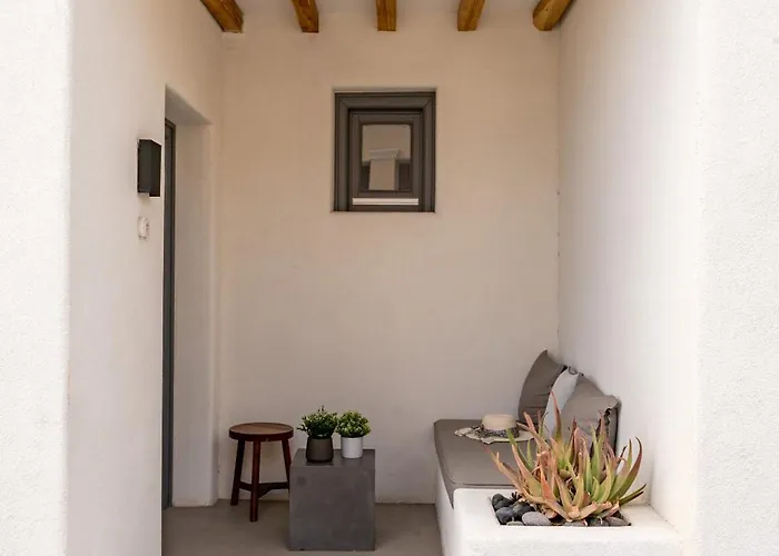 Lemon Santorini Aparthotel 4*